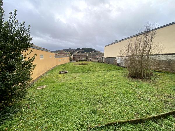 Chauffailles centre , Maison 120 m2 à rénover + terrain constructible