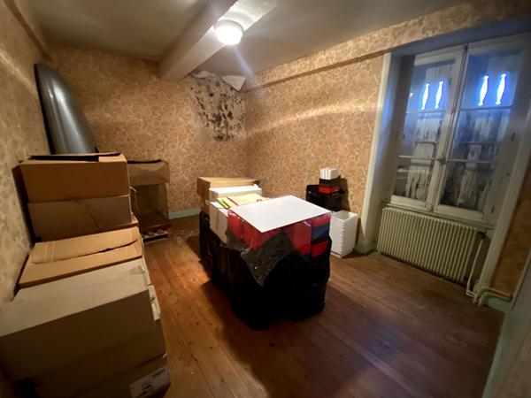 Chauffailles centre , Maison 120 m2 à rénover + terrain constructible