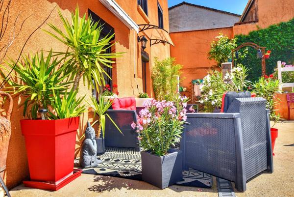 Maison bourgeoise meublée avec Terrain et garage