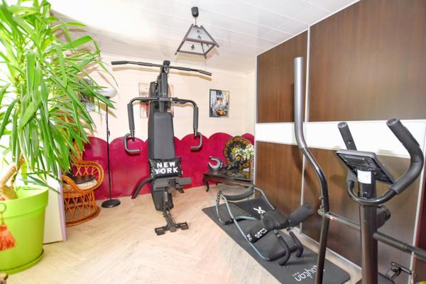 Maison bourgeoise meublée avec Terrain et garage