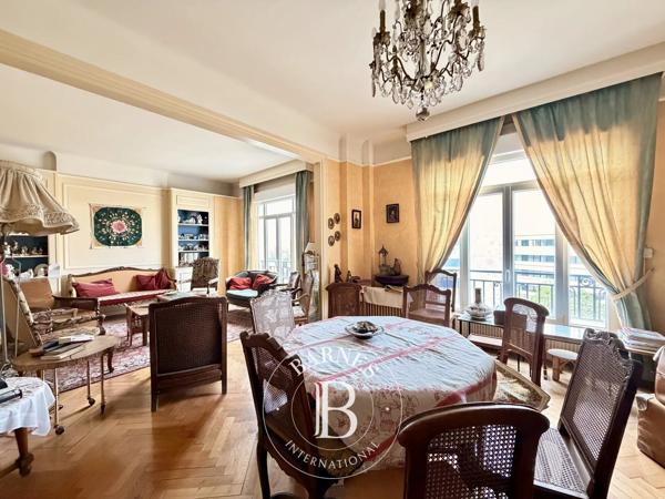 Tourcoing, Appartement 7 Chambres -  247 m² à vendre