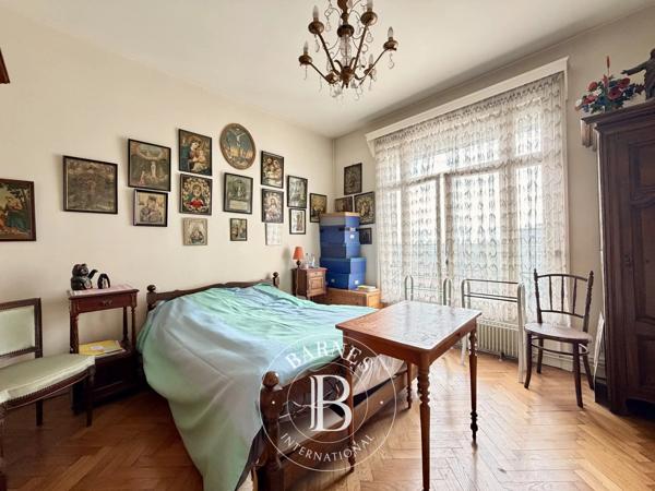 Tourcoing, Appartement 7 Chambres -  247 m² à vendre