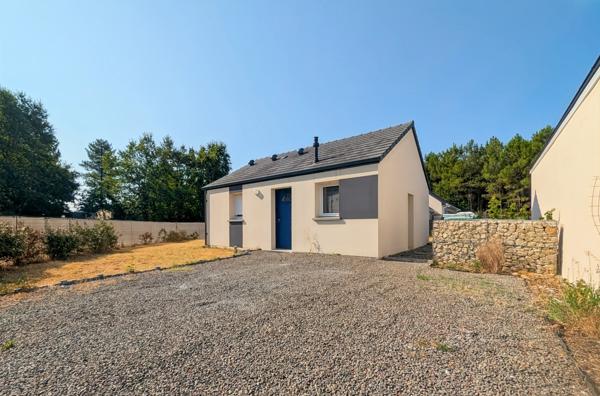 Maison récente de plain-pied à Écommoy