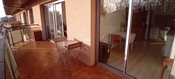 A louer Appartement T2 meublé centre ville Mont De Marsan 1 chambre balcon parking