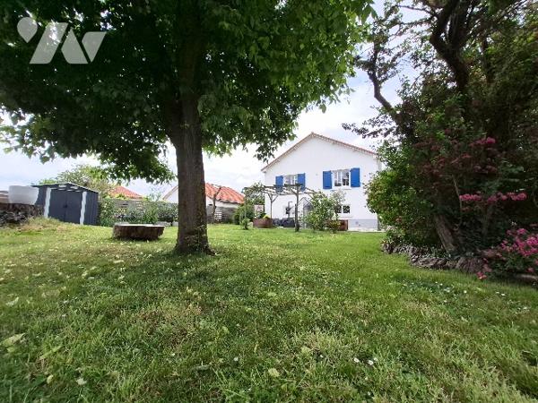 SAINT JULIEN DE CONCELLES, maison dans le bourg de 160m²