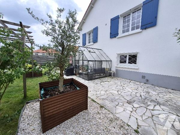 SAINT JULIEN DE CONCELLES, maison dans le bourg de 160m²