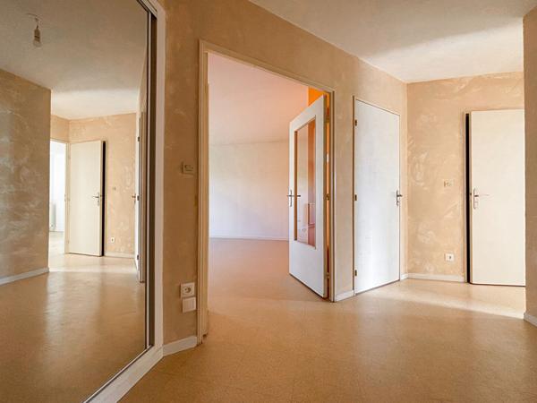 APPARTEMENT ANGERS NEY T3 BALCON ET STATIONNEMENT