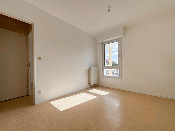 APPARTEMENT ANGERS NEY T3 BALCON ET STATIONNEMENT