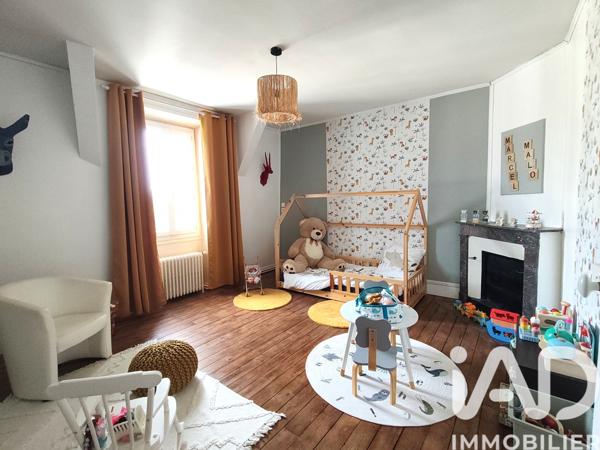Maison à vendre 8 pièces 219 m² Segré-en-Anjou Bleu