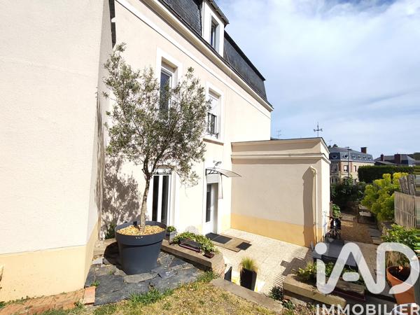 Maison à vendre 8 pièces 219 m² Segré-en-Anjou Bleu