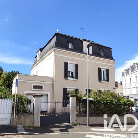 Maison à vendre 8 pièces 219 m² Segré-en-Anjou Bleu