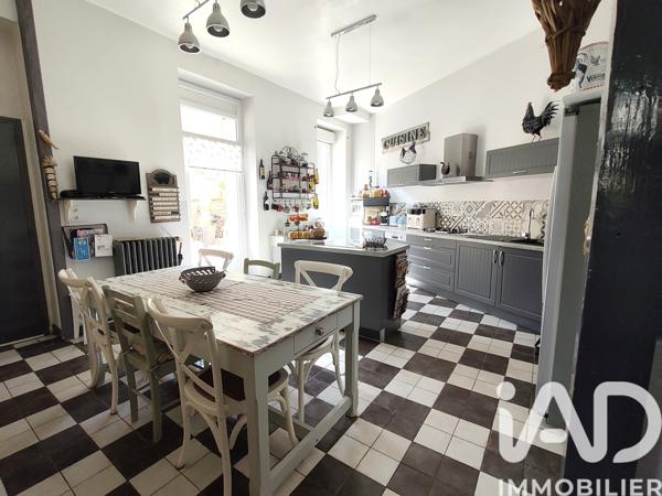 Maison à vendre 8 pièces 219 m² Segré-en-Anjou Bleu