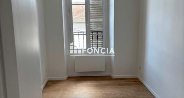 Location Appartement 2 pièces 27 m² - Corbeil-essonnes 91100