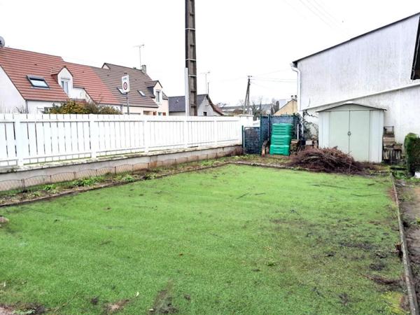 SARAN - QUARTIER "SABLONNIERES" - PAVILLON  T3 - 2 GARAGES DONT 1 POUR CAMPING-CAR 