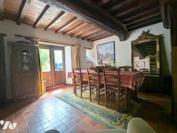 Maison en pierre avec dépendances – Terrain arboré de 2 046 m²
