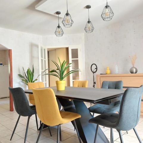 Maison à vendre 5 pièces CAMPSAS (82)avec garage attenant et double garage indépendant, piscine, terrasse couverte, puits, sur 2029m² de terrain.