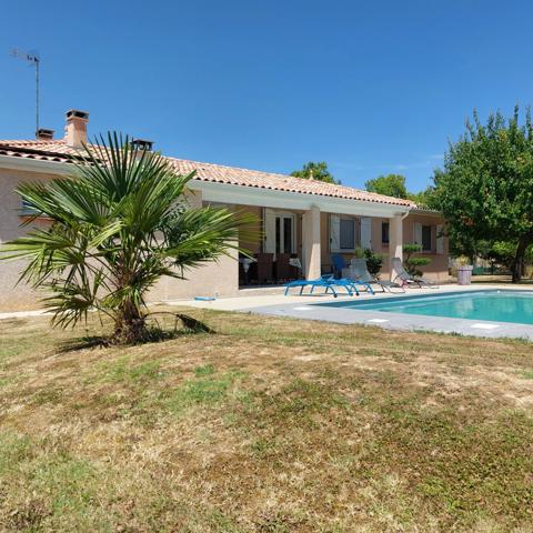 Maison à vendre 5 pièces CAMPSAS (82)avec garage attenant et double garage indépendant, piscine, terrasse couverte, puits, sur 2029m² de terrain.