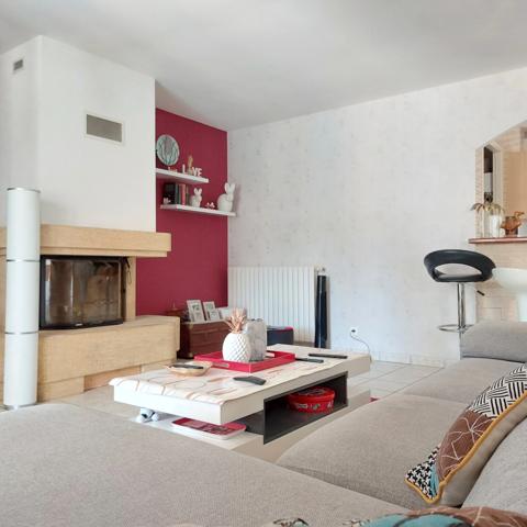 Maison à vendre 5 pièces CAMPSAS (82)avec garage attenant et double garage indépendant, piscine, terrasse couverte, puits, sur 2029m² de terrain.