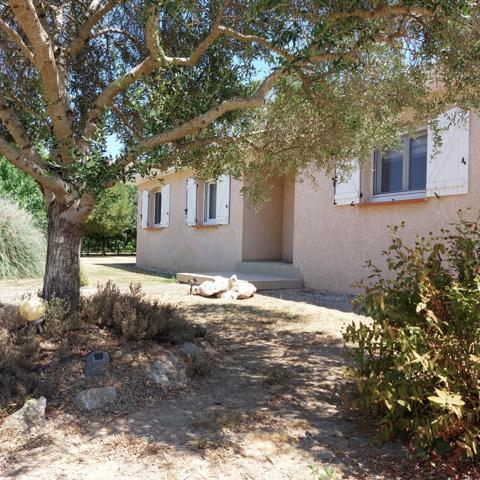 Maison à vendre 5 pièces CAMPSAS (82)avec garage attenant et double garage indépendant, piscine, terrasse couverte, puits, sur 2029m² de terrain.
