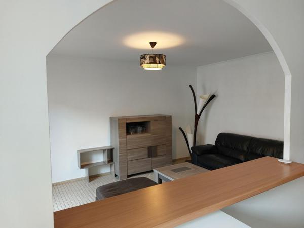 IMMEUBLE AVEC GARAGE ET JARDIN