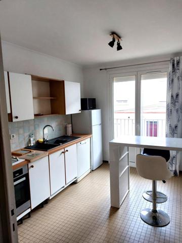 IMMEUBLE AVEC GARAGE ET JARDIN