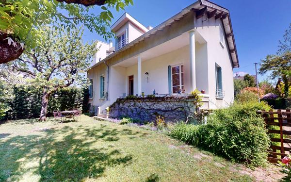 Maison à vendre    8 pièces • 183,30 m2 Lyon 5