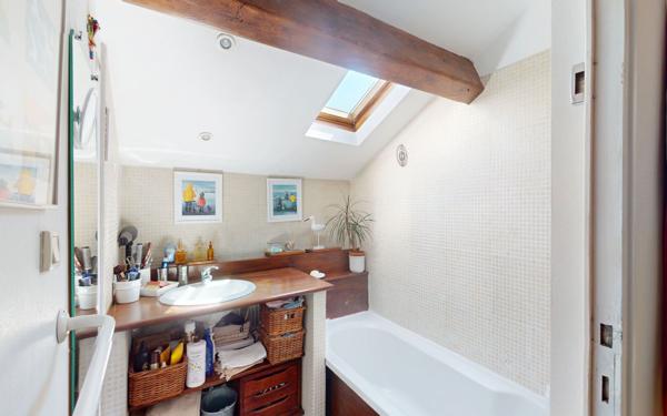 Maison à vendre    8 pièces • 183,30 m2 Lyon 5