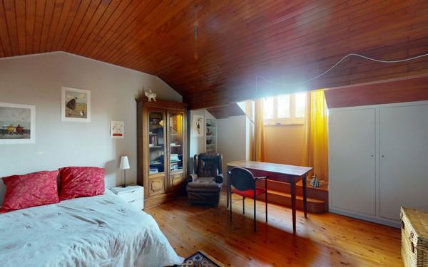 Maison à vendre    8 pièces • 183,30 m2 Lyon 5