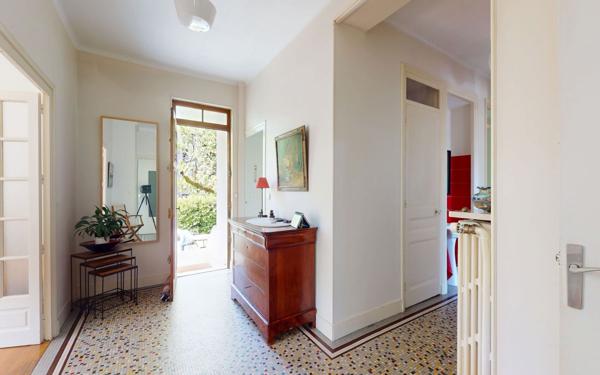 Maison à vendre    8 pièces • 183,30 m2 Lyon 5