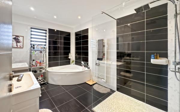 Maison à vendre    4 pièces • 115 m2 Boulazac