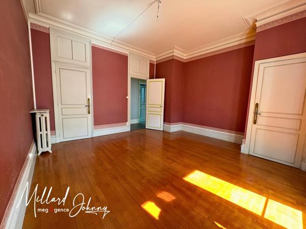 Appartement à MONTCEAU-LES-MINES, 71300 - 6 pièces 172m²