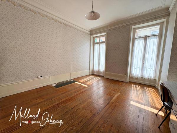 Appartement à MONTCEAU-LES-MINES, 71300 - 6 pièces 172m²