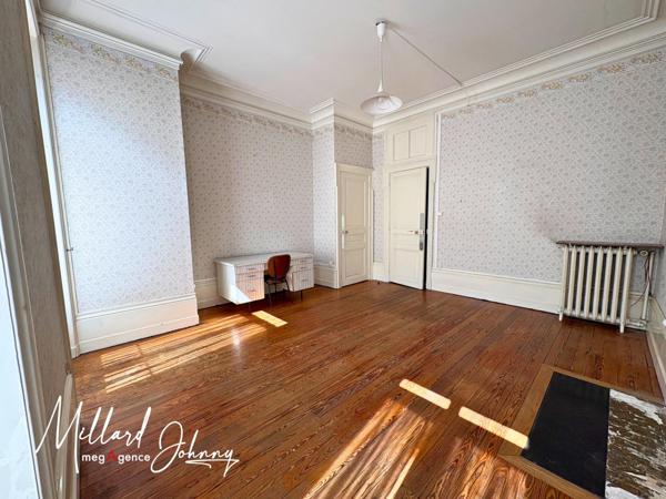 Appartement à MONTCEAU-LES-MINES, 71300 - 6 pièces 172m²