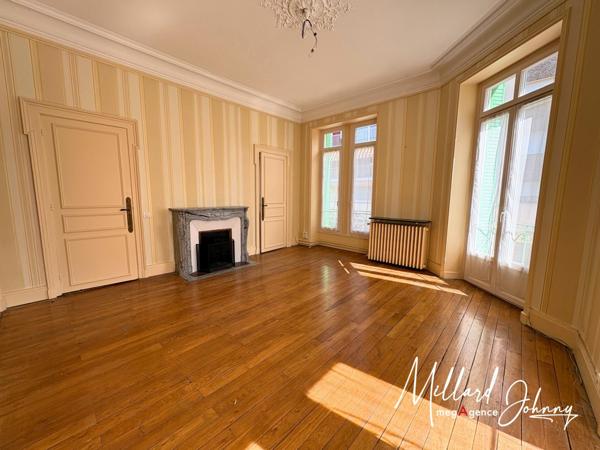 Appartement à MONTCEAU-LES-MINES, 71300 - 6 pièces 172m²