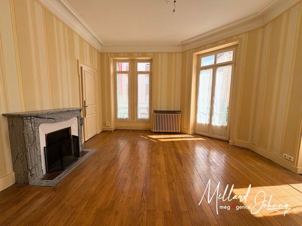 Appartement à MONTCEAU-LES-MINES, 71300 - 6 pièces 172m²