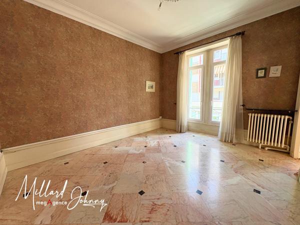 Appartement à MONTCEAU-LES-MINES, 71300 - 6 pièces 172m²
