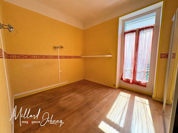 Appartement à MONTCEAU-LES-MINES, 71300 - 6 pièces 172m²