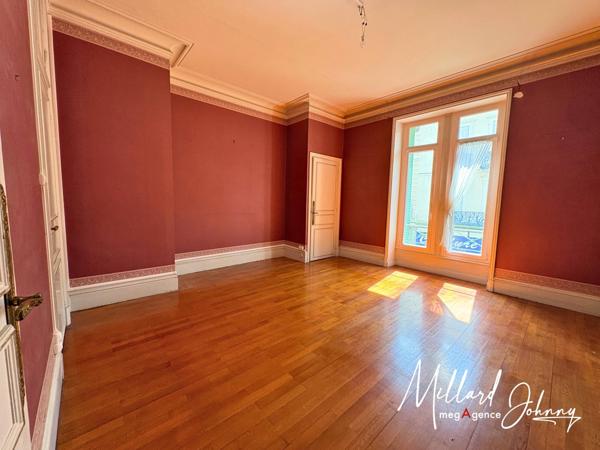Appartement à MONTCEAU-LES-MINES, 71300 - 6 pièces 172m²