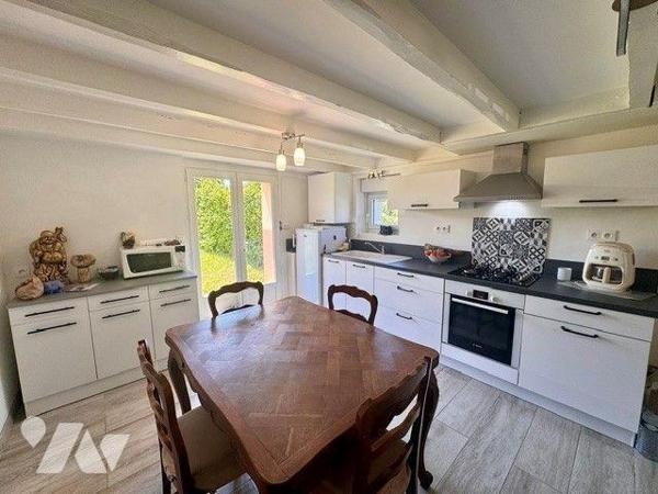 A vendre maison à MOELAN SUR MER (29)
Charmante maison des années 30 entièrement rénovée, situ...