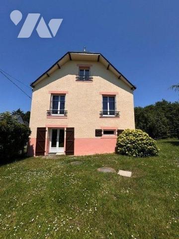 A vendre maison à MOELAN SUR MER (29)
Charmante maison des années 30 entièrement rénovée, situ...