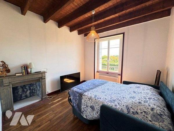 A vendre maison à MOELAN SUR MER (29)
Charmante maison des années 30 entièrement rénovée, situ...