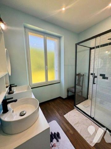 A vendre maison à MOELAN SUR MER (29)
Charmante maison des années 30 entièrement rénovée, situ...