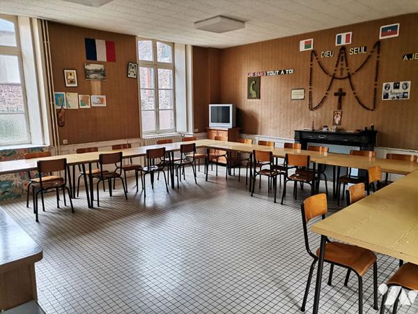 MONTFORT SUR MEU, Immeuble de caractère en coeur de ville