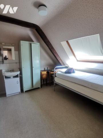 MONTFORT SUR MEU, Immeuble de caractère en coeur de ville