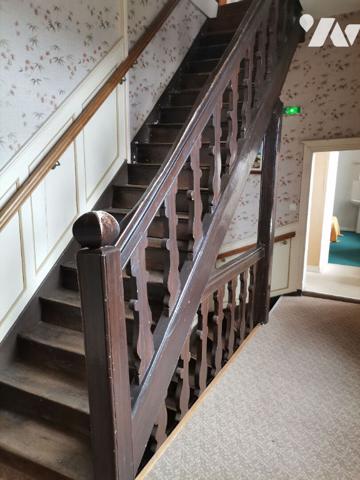 MONTFORT SUR MEU, Immeuble de caractère en coeur de ville