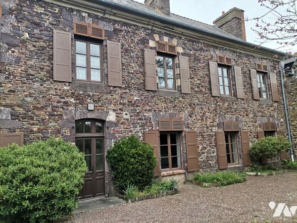 MONTFORT SUR MEU, Immeuble de caractère en coeur de ville