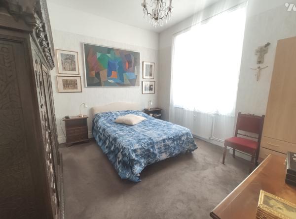 VICHY Plein Centre Ville - APPT F4 de 105 m²  -  idéalement placé : proche commerces, Sources....