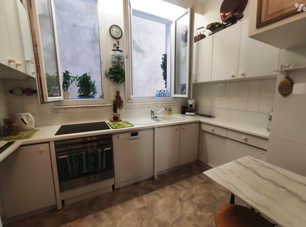 VICHY Plein Centre Ville - APPT F4 de 105 m²  -  idéalement placé : proche commerces, Sources....