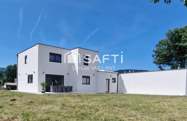 Maison Contemporaine – 135 m² – Terrain de 10.33a