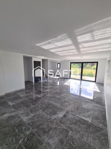 Maison Contemporaine – 135 m² – Terrain de 10.33a